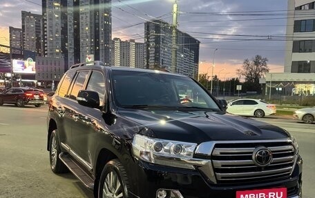 Toyota Land Cruiser 200, 2017 год, 6 000 000 рублей, 6 фотография