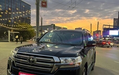 Toyota Land Cruiser 200, 2017 год, 6 000 000 рублей, 7 фотография