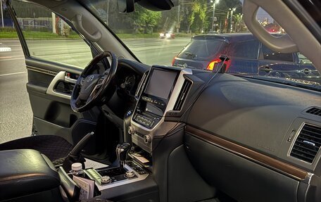 Toyota Land Cruiser 200, 2017 год, 6 000 000 рублей, 10 фотография