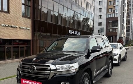 Toyota Land Cruiser 200, 2017 год, 6 000 000 рублей, 20 фотография