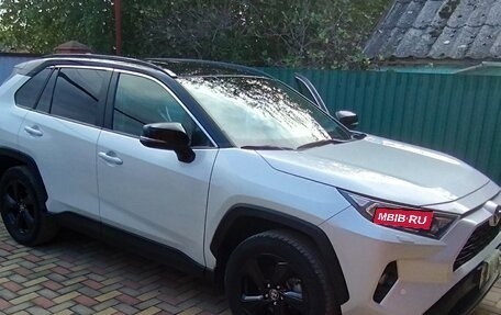 Toyota RAV4, 2020 год, 3 310 000 рублей, 3 фотография