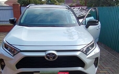 Toyota RAV4, 2020 год, 3 310 000 рублей, 4 фотография