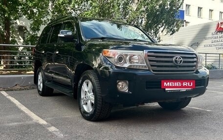 Toyota Land Cruiser 200, 2013 год, 3 200 000 рублей, 2 фотография