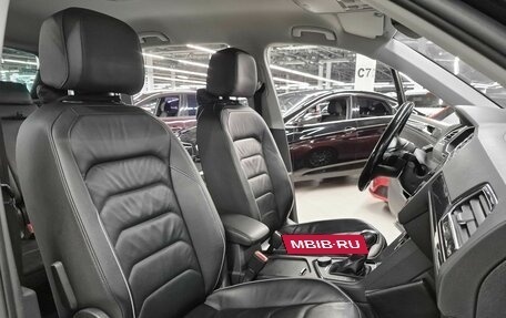 Volkswagen Tiguan II, 2017 год, 2 199 000 рублей, 7 фотография