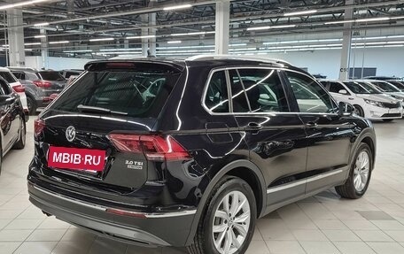 Volkswagen Tiguan II, 2017 год, 2 199 000 рублей, 3 фотография