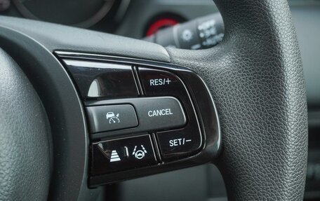 Honda Vezel, 2021 год, 2 120 000 рублей, 22 фотография