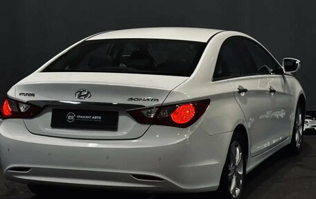 Hyundai Sonata VI, 2011 год, 949 000 рублей, 5 фотография