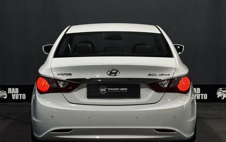 Hyundai Sonata VI, 2011 год, 949 000 рублей, 6 фотография
