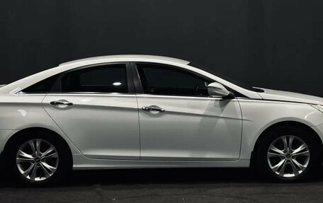 Hyundai Sonata VI, 2011 год, 949 000 рублей, 4 фотография