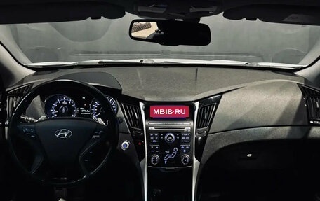 Hyundai Sonata VI, 2011 год, 949 000 рублей, 9 фотография
