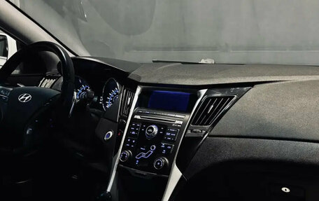 Hyundai Sonata VI, 2011 год, 949 000 рублей, 17 фотография