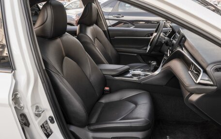 Toyota Camry, 2022 год, 2 799 000 рублей, 8 фотография