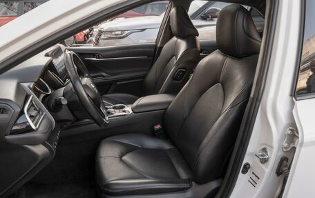 Toyota Camry, 2022 год, 2 799 000 рублей, 10 фотография