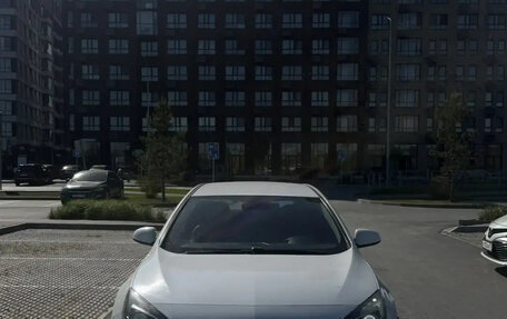 Opel Astra J, 2013 год, 900 000 рублей, 1 фотография
