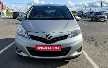 Toyota Vitz, 2013 год, 890 000 рублей, 1 фотография