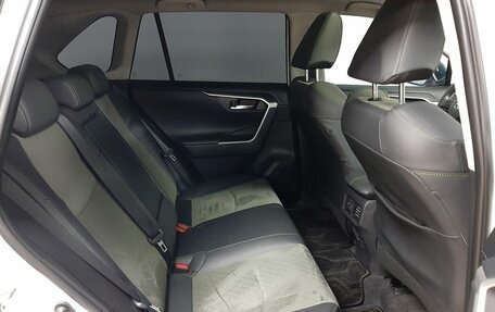 Toyota RAV4, 2025 год, 3 730 000 рублей, 11 фотография