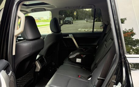 Toyota Land Cruiser Prado 150 рестайлинг 2, 2018 год, 3 650 000 рублей, 30 фотография