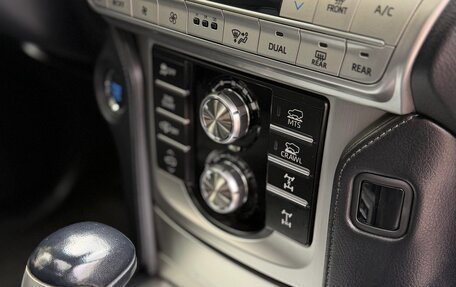 Toyota Land Cruiser Prado 150 рестайлинг 2, 2018 год, 3 650 000 рублей, 23 фотография
