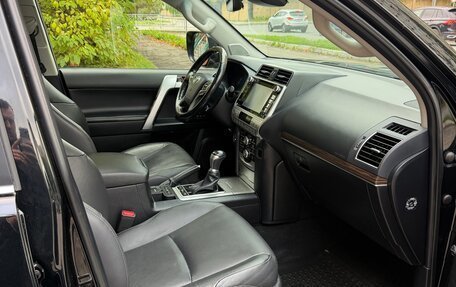 Toyota Land Cruiser Prado 150 рестайлинг 2, 2018 год, 3 650 000 рублей, 26 фотография