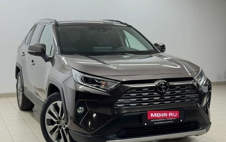 Toyota RAV4, 2021 год, 3 995 000 рублей, 3 фотография