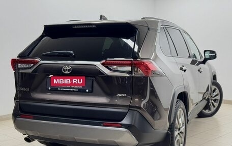 Toyota RAV4, 2021 год, 3 995 000 рублей, 6 фотография