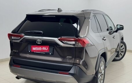 Toyota RAV4, 2021 год, 3 995 000 рублей, 9 фотография