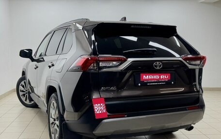 Toyota RAV4, 2021 год, 3 995 000 рублей, 4 фотография