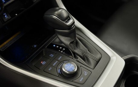 Toyota RAV4, 2021 год, 3 995 000 рублей, 14 фотография