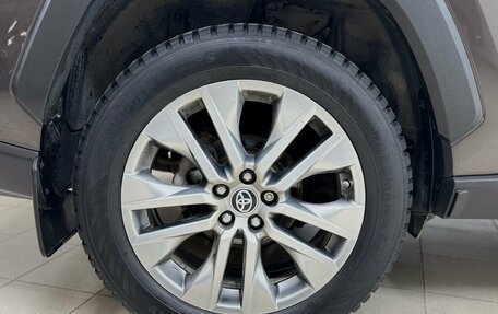 Toyota RAV4, 2021 год, 3 995 000 рублей, 22 фотография
