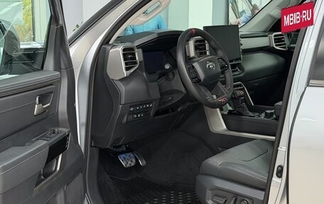 Toyota Tundra, 2023 год, 6 999 000 рублей, 13 фотография