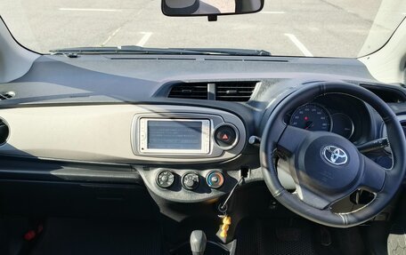Toyota Vitz, 2013 год, 890 000 рублей, 7 фотография