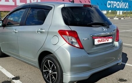 Toyota Vitz, 2013 год, 890 000 рублей, 6 фотография
