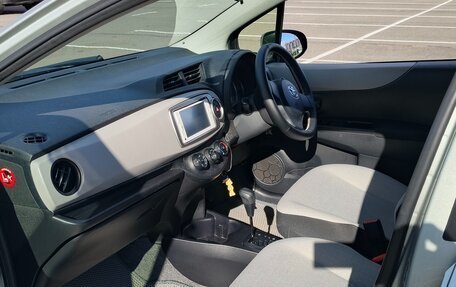Toyota Vitz, 2013 год, 890 000 рублей, 13 фотография