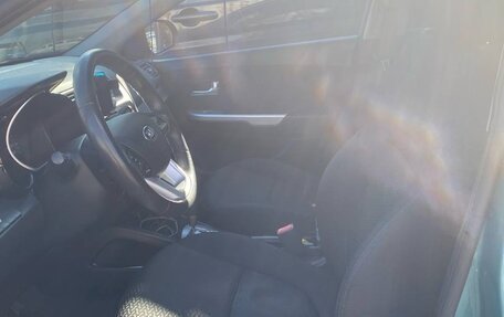 KIA Rio III рестайлинг, 2013 год, 800 000 рублей, 10 фотография