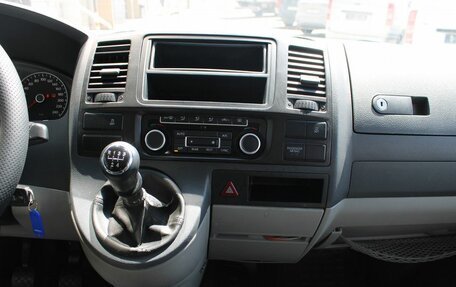 Volkswagen Caravelle T5, 2013 год, 1 580 000 рублей, 9 фотография