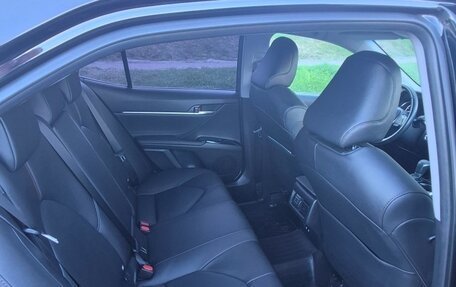 Toyota Camry, 2019 год, 2 390 000 рублей, 9 фотография