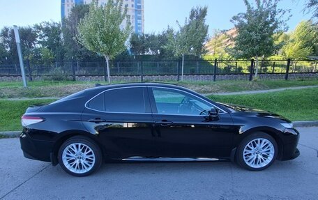 Toyota Camry, 2019 год, 2 390 000 рублей, 1 фотография