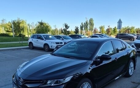 Toyota Camry, 2019 год, 2 390 000 рублей, 4 фотография