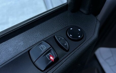 Mercedes-Benz Vito, 2013 год, 2 400 000 рублей, 21 фотография