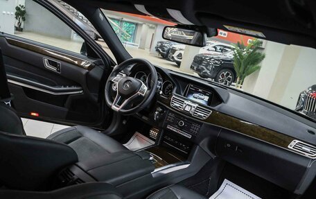 Mercedes-Benz E-Класс, 2015 год, 1 890 000 рублей, 5 фотография