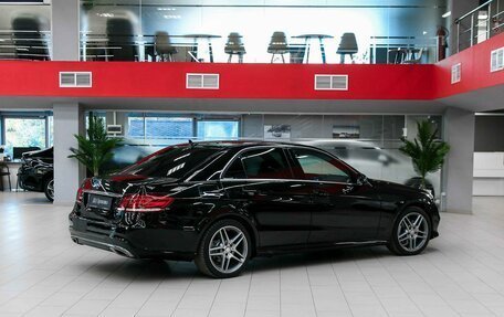 Mercedes-Benz E-Класс, 2015 год, 1 890 000 рублей, 2 фотография