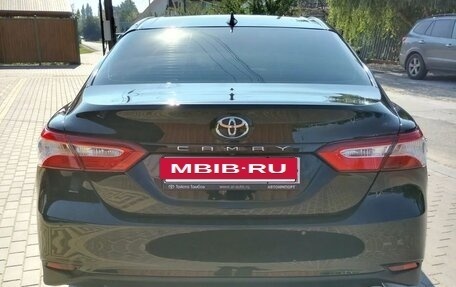 Toyota Camry, 2021 год, 2 730 000 рублей, 8 фотография