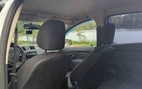 Renault Logan II, 2016 год, 385 000 рублей, 6 фотография