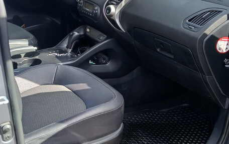 Hyundai ix35 I рестайлинг, 2013 год, 1 000 000 рублей, 2 фотография