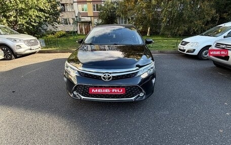 Toyota Camry, 2017 год, 1 910 000 рублей, 8 фотография