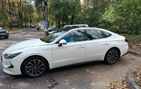 Hyundai Sonata VIII, 2021 год, 2 550 000 рублей, 2 фотография