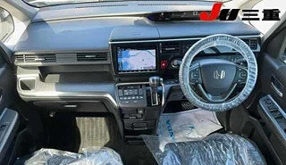 Honda Stepwgn IV, 2018 год, 1 555 777 рублей, 6 фотография