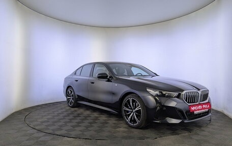 BMW 5 серия, 2025 год, 8 255 000 рублей, 3 фотография