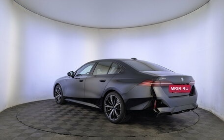 BMW 5 серия, 2025 год, 8 255 000 рублей, 7 фотография