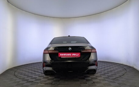 BMW 5 серия, 2025 год, 8 255 000 рублей, 6 фотография